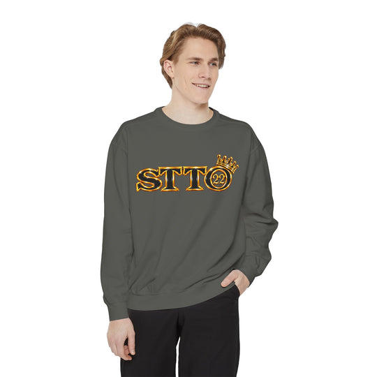 Royalty Graphic Sweatshirt — “SMARTEYWOMANS ROYALS” Gold Foil Crewneck