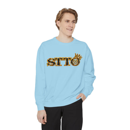 Royalty Graphic Sweatshirt — “SMARTEYWOMANS ROYALS” Gold Foil Crewneck