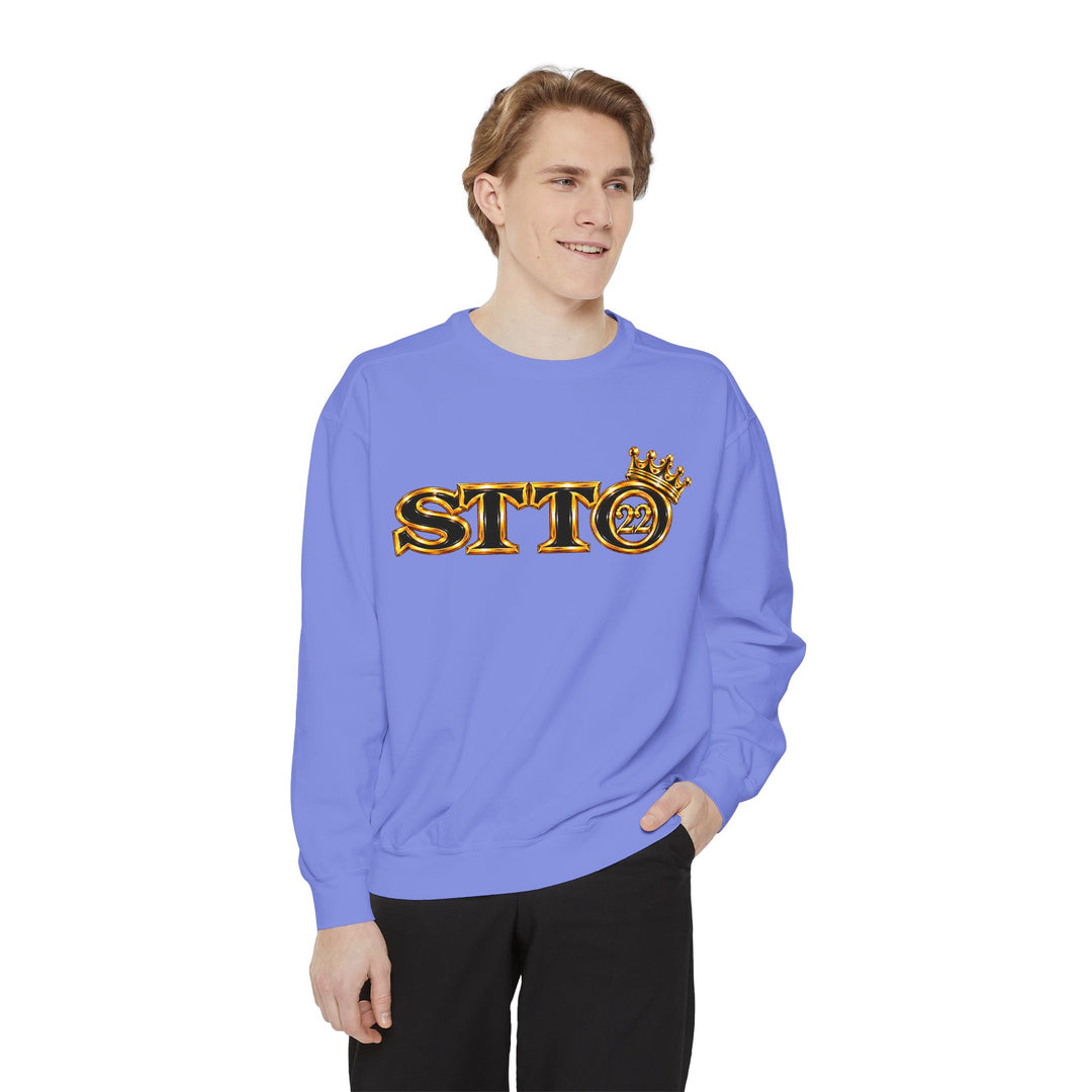 Royalty Graphic Sweatshirt — “SMARTEYWOMANS ROYALS” Gold Foil Crewneck